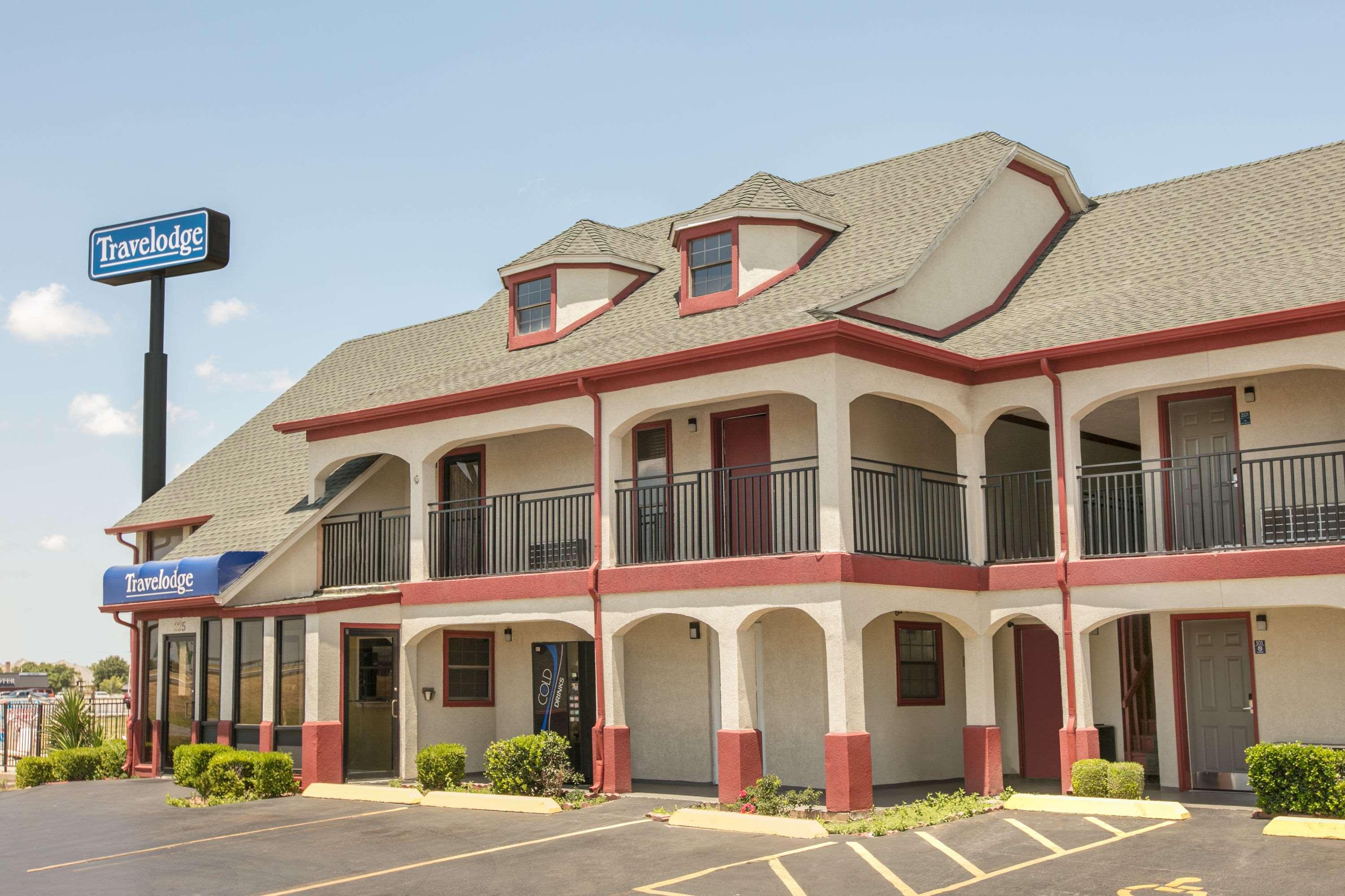 Travelodge Inn & Suites By Wyndham Norman Eksteriør billede