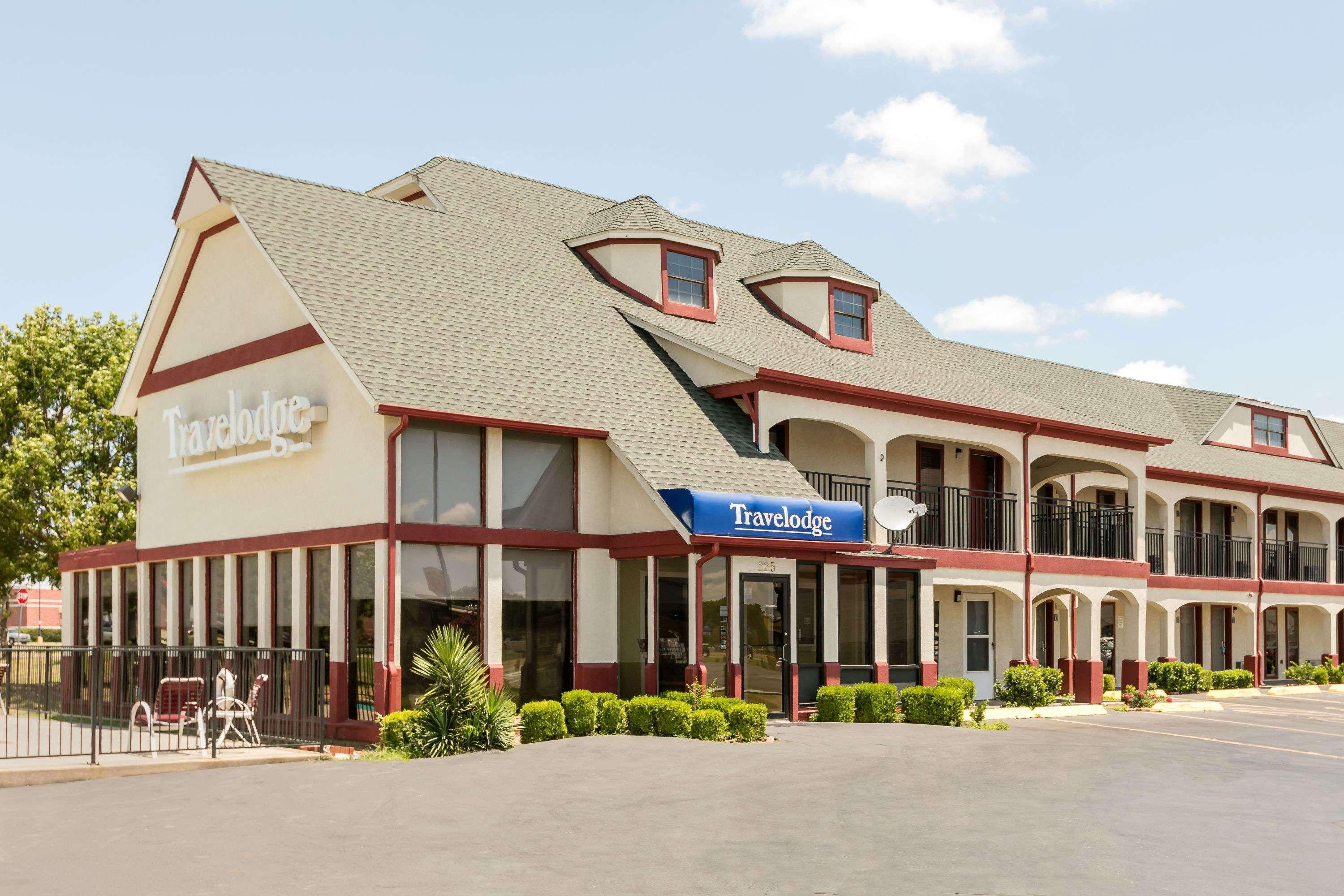 Travelodge Inn & Suites By Wyndham Norman Eksteriør billede